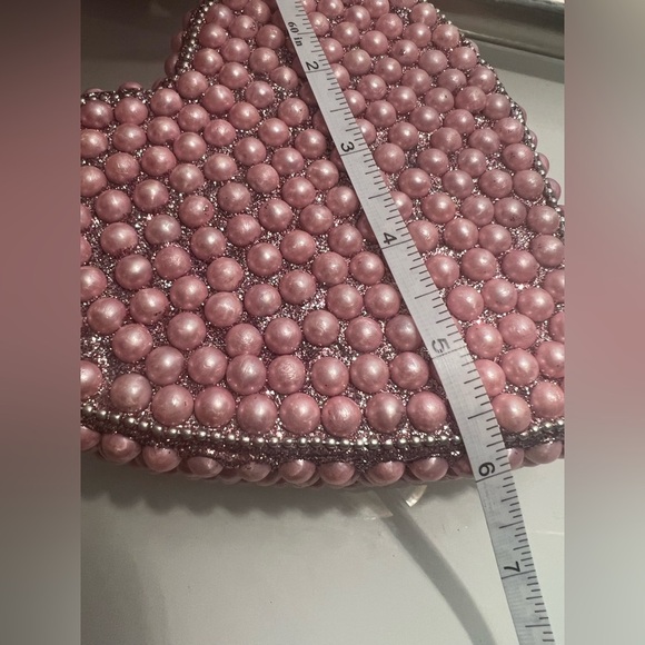Elegant Pearl Heart Decor - Romantic Accent Piece - Picture 7 of 9